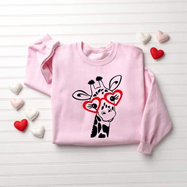 Cute-Giraffe-Valentine-Sweatshirt_2