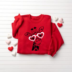 Cute-Giraffe-Valentine-Sweatshirt_4