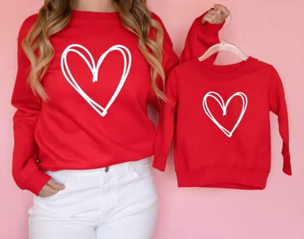 Cute-Heart-Sweatshirt_2_1