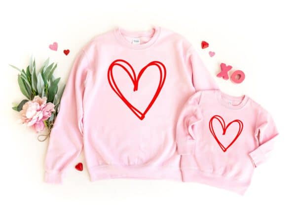 Cute-Heart-Sweatshirt_2_2