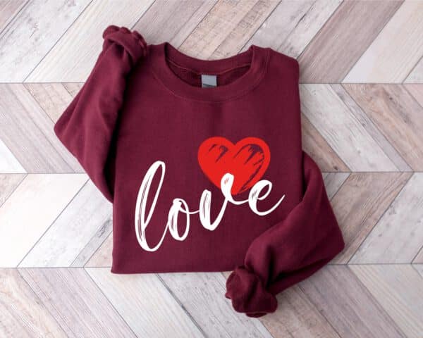 Cute-Love-Sweatshirt_8