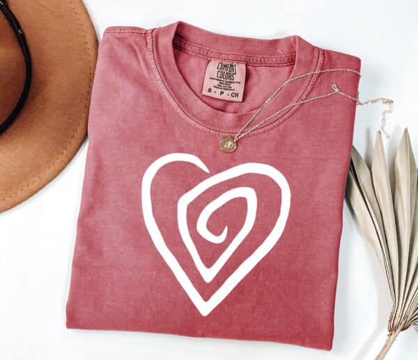 Cute-Spiral-Heart-Valentines-Shirt_4