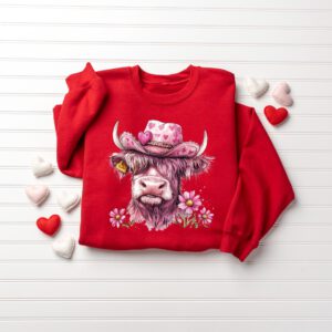 Highland-Cow-Valentines-Sweatshirt_5