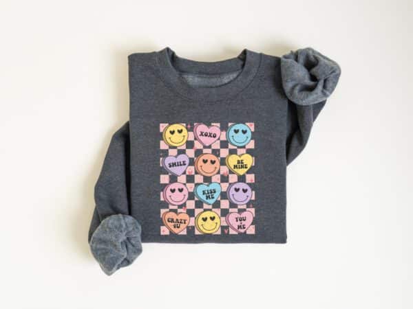 Retro-Heart-Sweatshirt_6