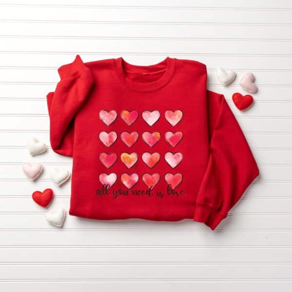 Retro-Heart-Valentines-Sweatshirt_5