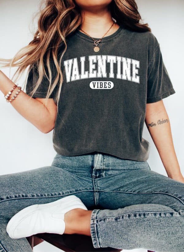 Retro-Love-Valentines-Shirt_2_3