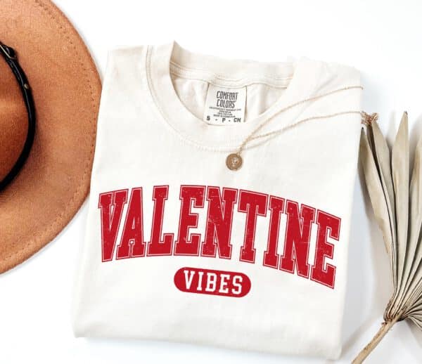 Retro-Love-Valentines-Shirt_2_5