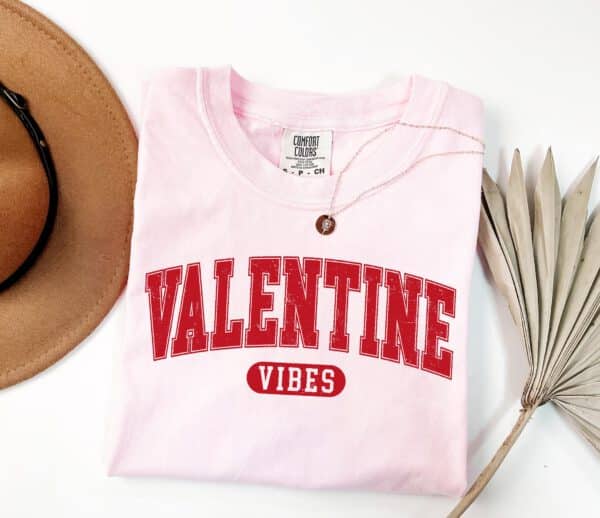 Retro-Love-Valentines-Shirt_2_6