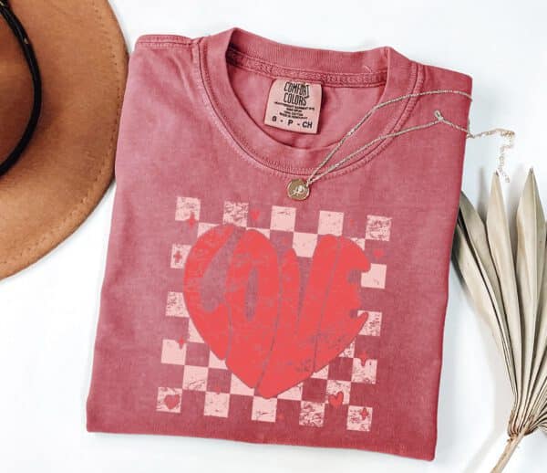 Retro-Love-Valentines-Shirt_3_7