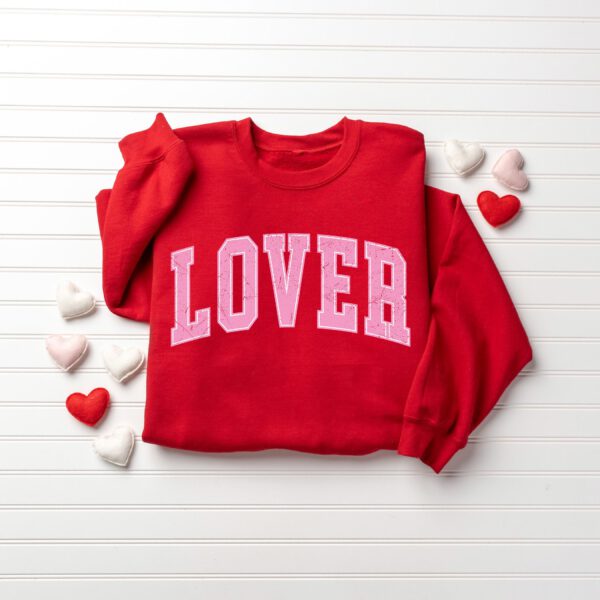 Retro-Lover-Valentines-Sweatshirt_3