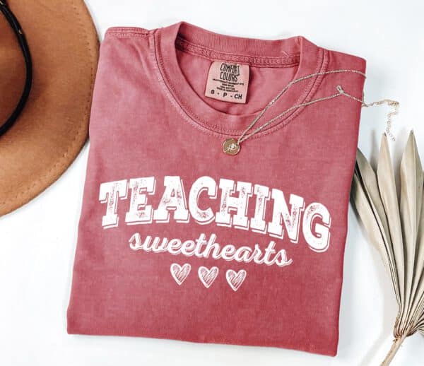 Retro-Teacher-Valentines-Shirt_1