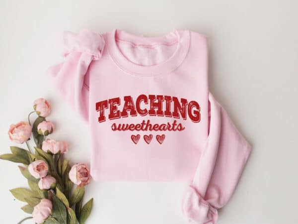 Retro-Teacher-Valentines-Sweatshirt_5