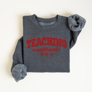 Retro-Teacher-Valentines-Sweatshirt_9