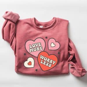 Retro-Valentines-Day-Sweatshirt_1