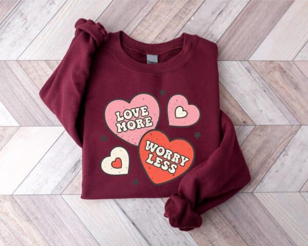 Retro-Valentines-Day-Sweatshirt_9