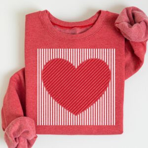 Retro-Valentines-Heart-Sweatshirt_1