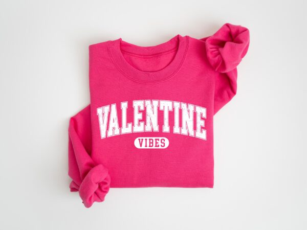 Retro-Valentines-Vibes-Sweatshirt_4