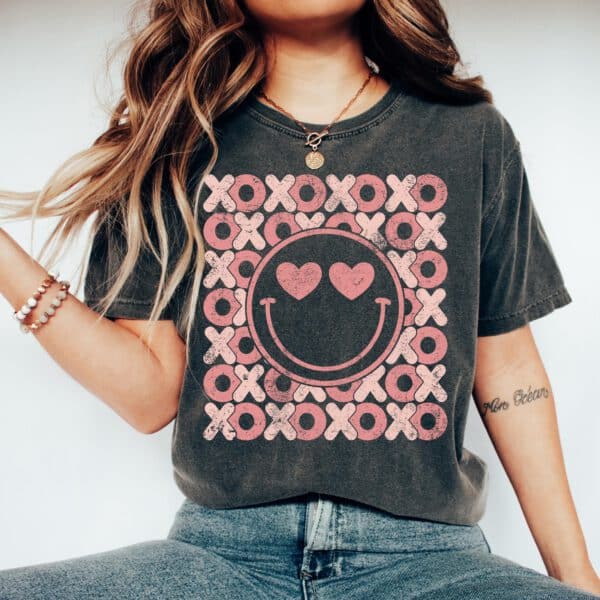 Retro-XOXO-Hearts-Shirt_1