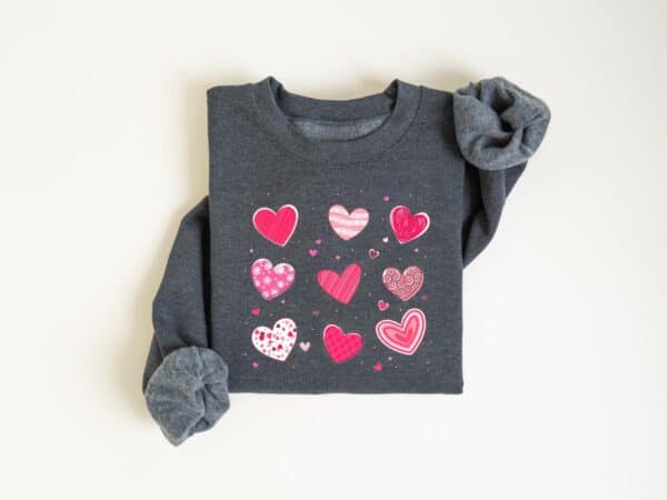 Womens-Valentines-Hearts-Sweatshirt_3_9