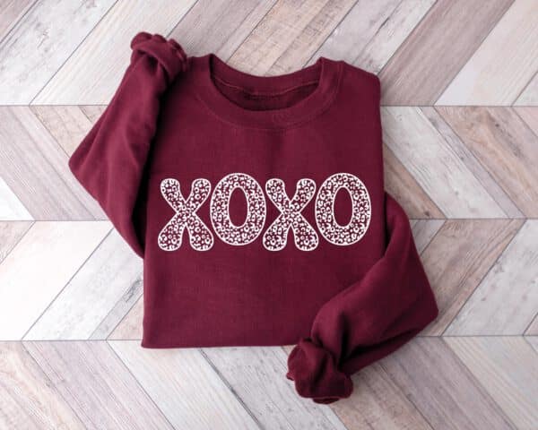 XOXO-Leopard-Sweatshirt_9