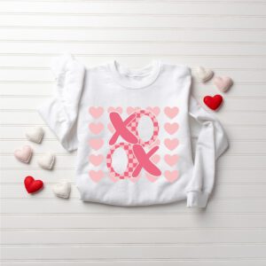 XOXO-Valentines-Day-Sweatshirt_4