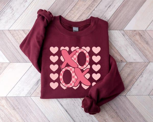 XOXO-Valentines-Day-Sweatshirt_8